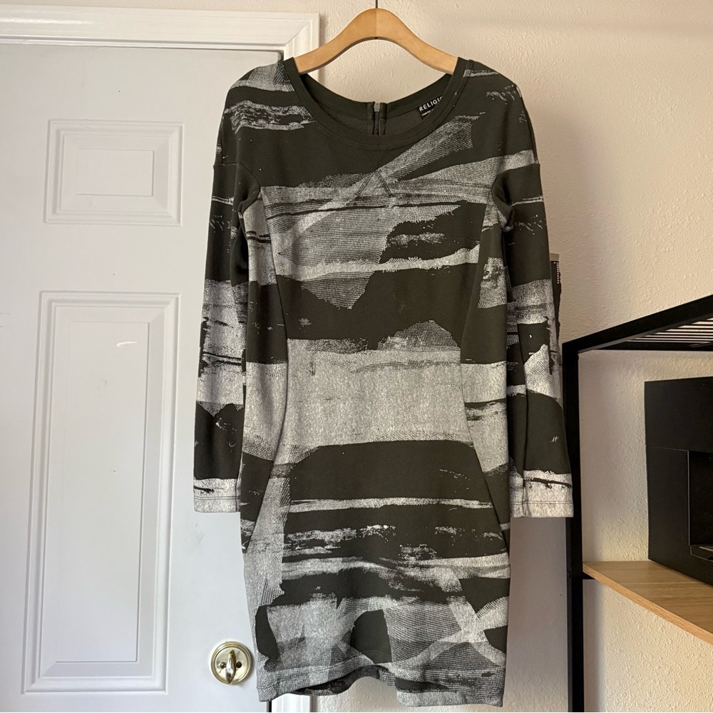 RELIGION London black white long‎ sleeve knit abstract print mini sweater dress